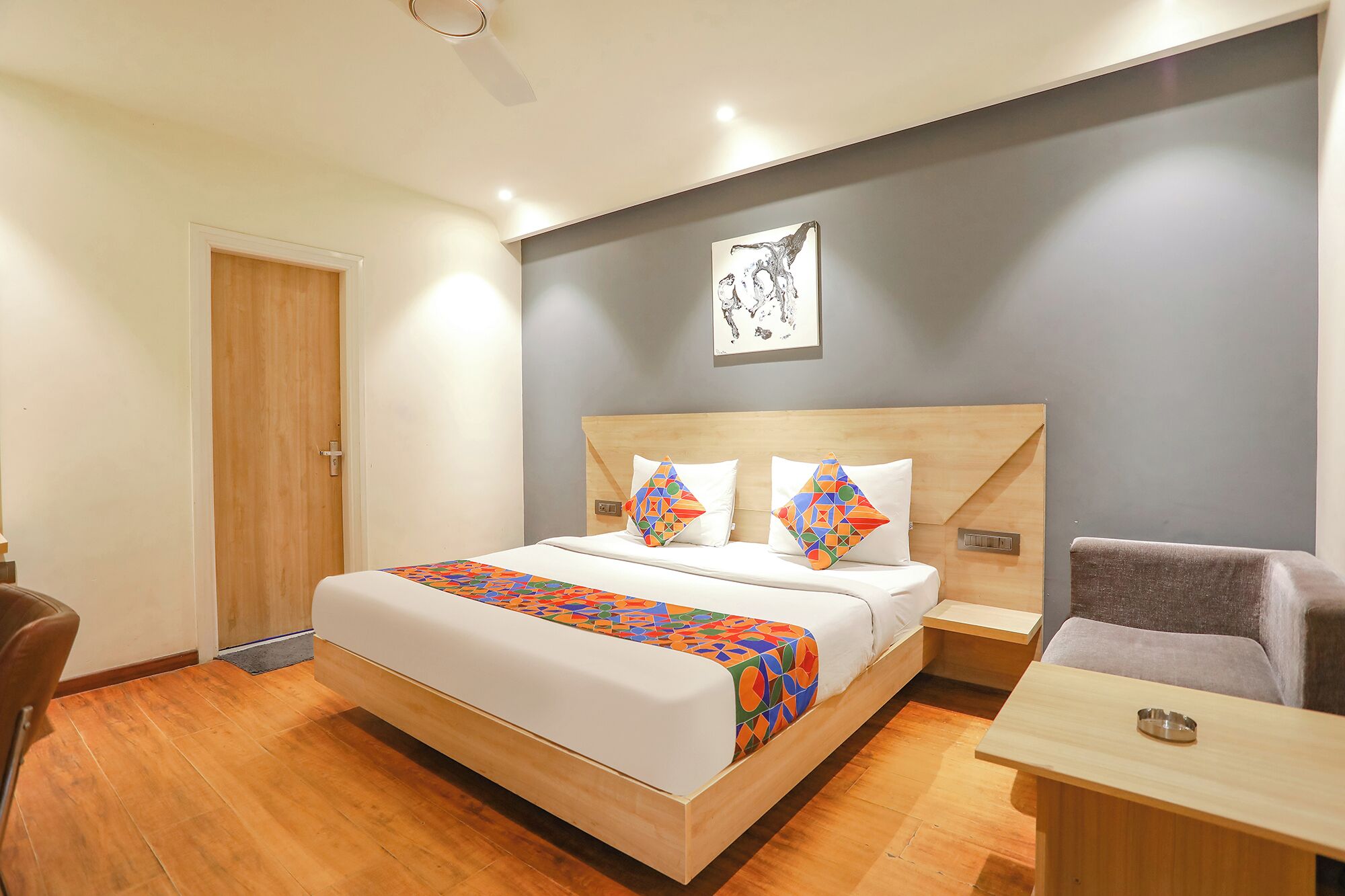 Egyptian cotton sheets, premium bedding, in-room safe, soundproofing