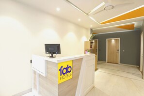 Quầy tiếp tân