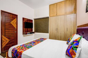 Egyptian cotton sheets, premium bedding, in-room safe - FabHotel Home Tree Service Apartment I (Chennai)