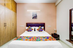 Deluxe Room | Egyptian cotton sheets, premium bedding, in-room safe - FabHotel Home Tree Service Apartment I (Chennai)