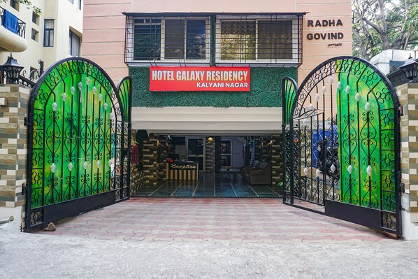 Exterior - Fabhotel Galaxy Residency (Pune)