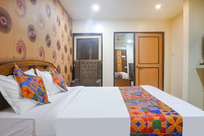 Egyptian cotton sheets, premium bedding, in-room safe - Fabhotel Galaxy Residency (Pune)
