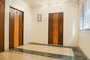 Lobby - Fabhotel Galaxy Residency (Pune)