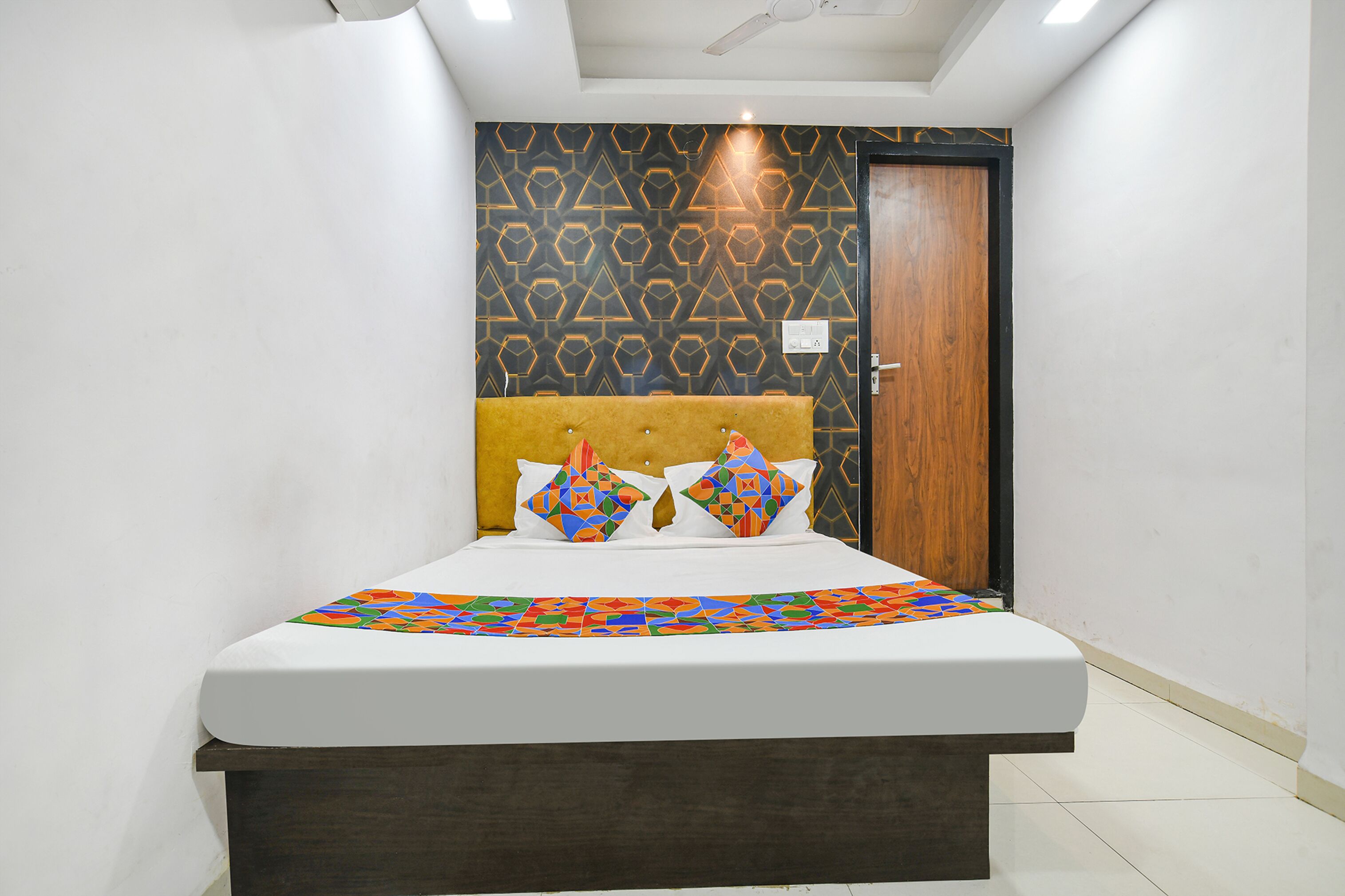 Egyptian cotton sheets, premium bedding, in-room safe