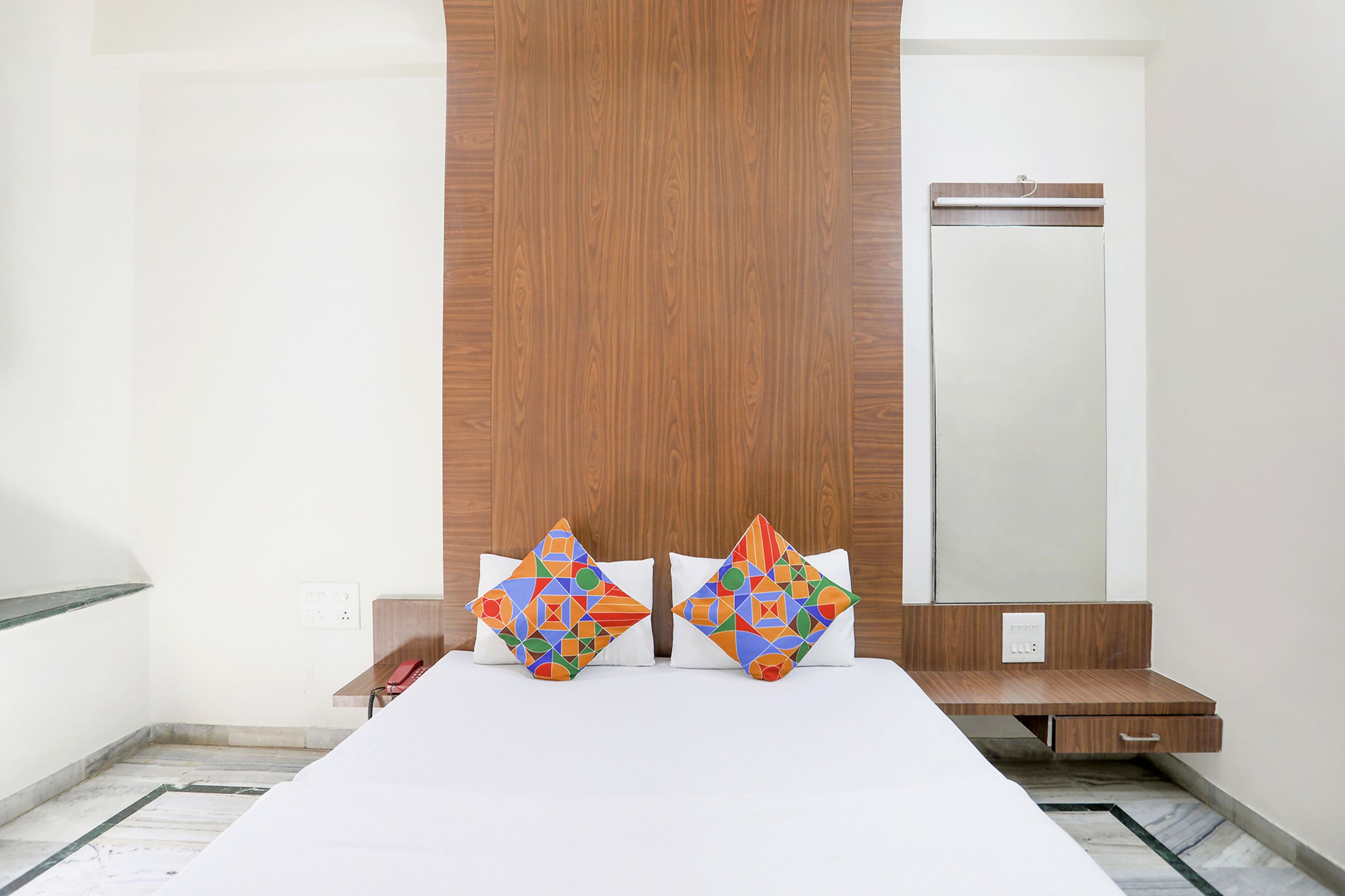 Deluxe Room | Egyptian cotton sheets, premium bedding, in-room safe