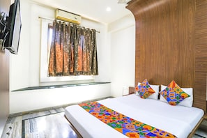 Egyptian cotton sheets, premium bedding, in-room safe
