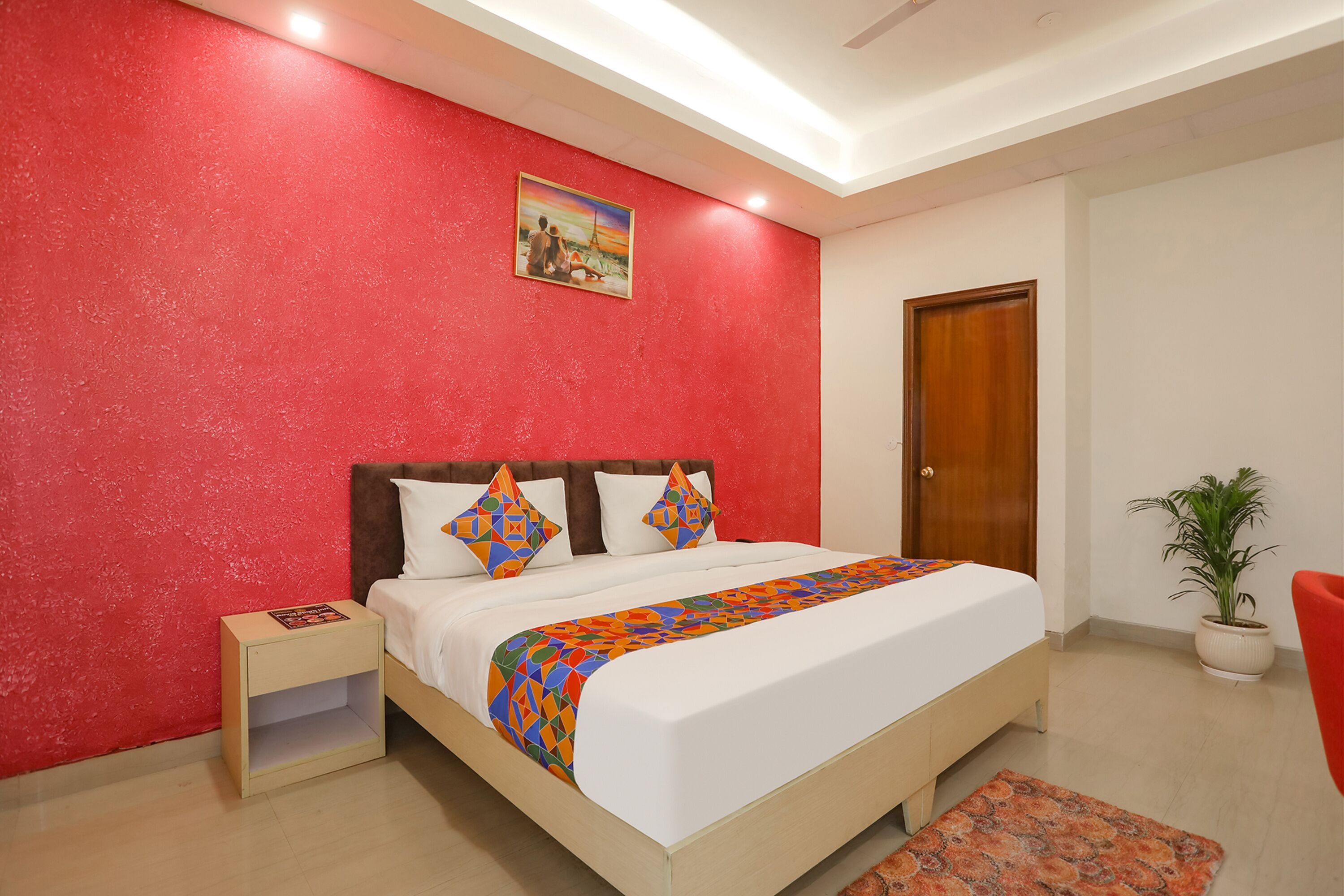 Deluxe Room | Egyptian cotton sheets, premium bedding, in-room safe, desk