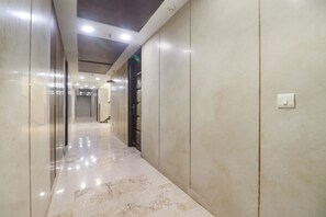 Lobby - Fabhotel Prime Zewarat Inn (New Delhi)