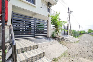 Property entrance - Fabhotel Seva Service Apartment (Nagpur)