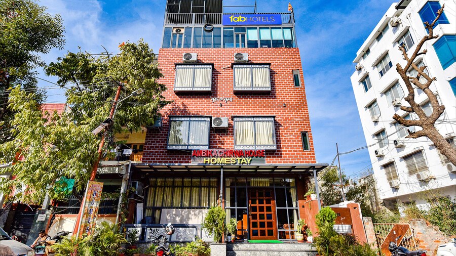 Fabhotel Ambika Chirwa House