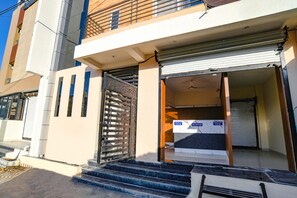Property entrance - FabHotel Grand Giriraj (Indore)