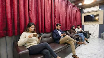 Coin salon dans le hall