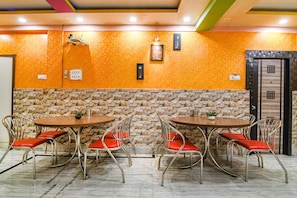 Daily continental breakfast for a fee - FabHotel Nest (Kolkata)
