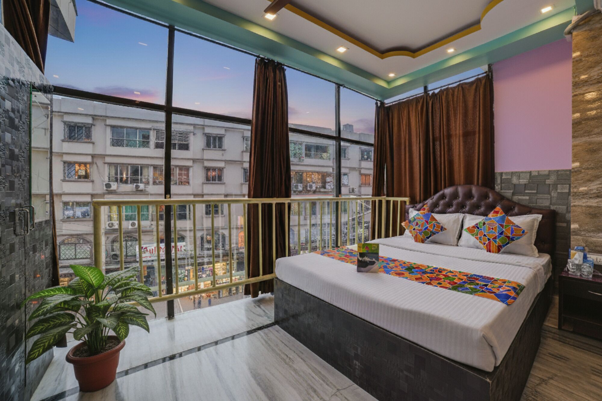 Lakens van Egyptisch katoen, luxe beddengoed, een kluis op de kamer