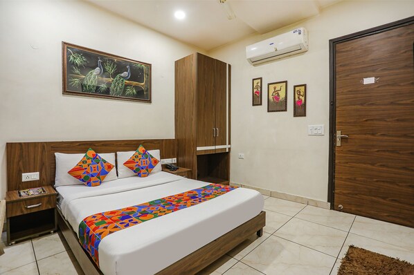 Egyptian cotton sheets, premium bedding, in-room safe, free WiFi