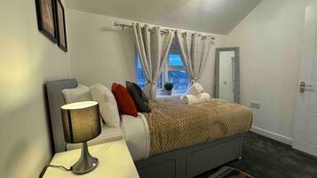 Rumah | 3 kamar tidur, setrika/meja setrika, Wi-Fi gratis, dan seprai linen