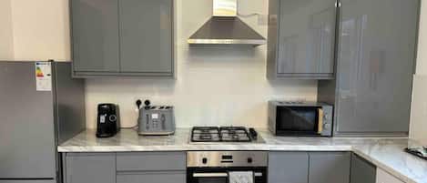 House | Private kitchen | Fridge, microwave, oven, stovetop
