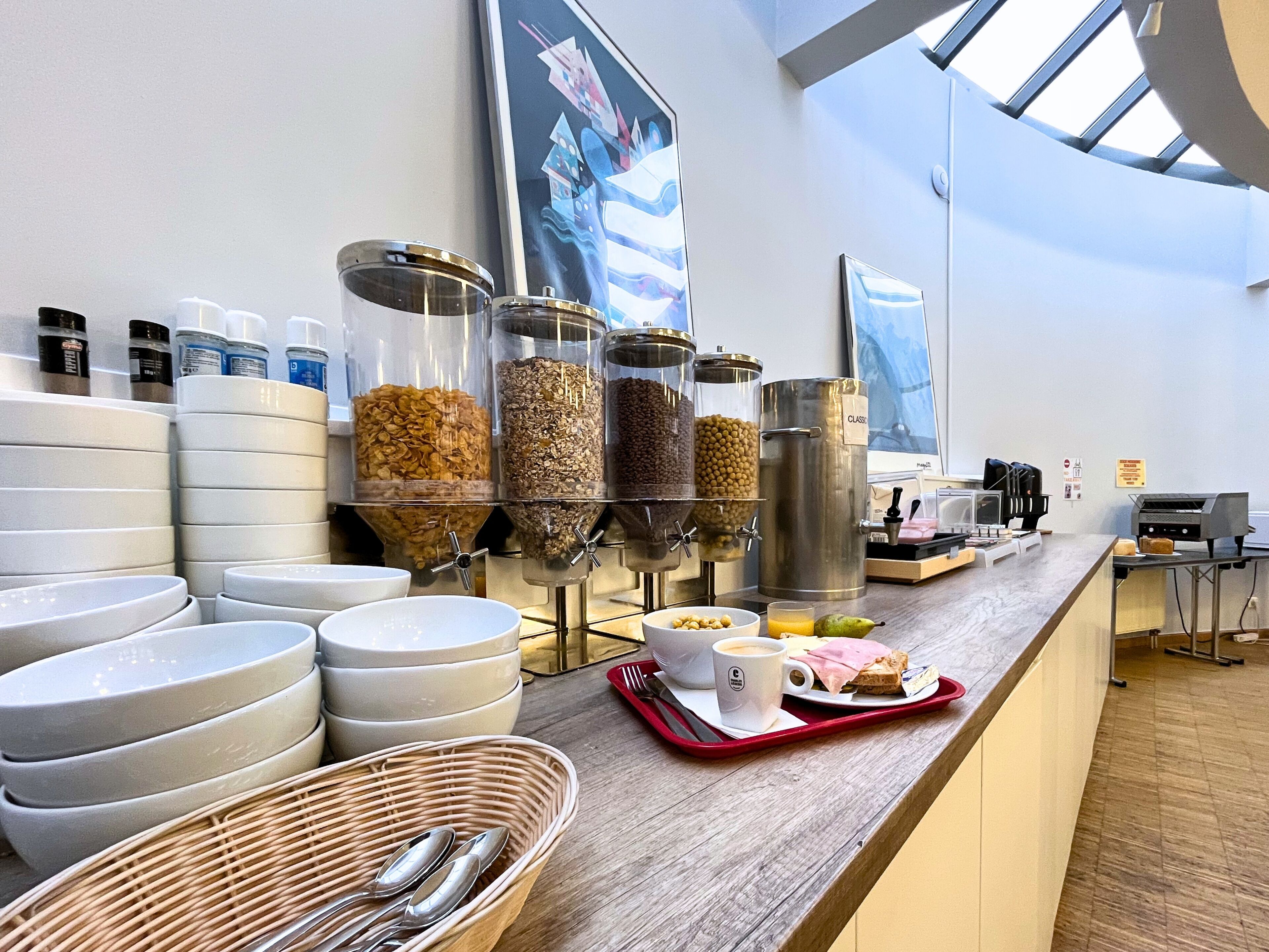 Free daily continental breakfast 