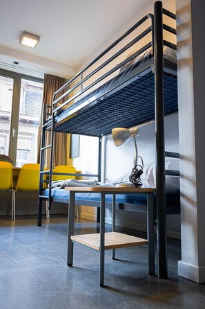 Dormitorio compartido estándar | Wifi gratis y ropa de cama