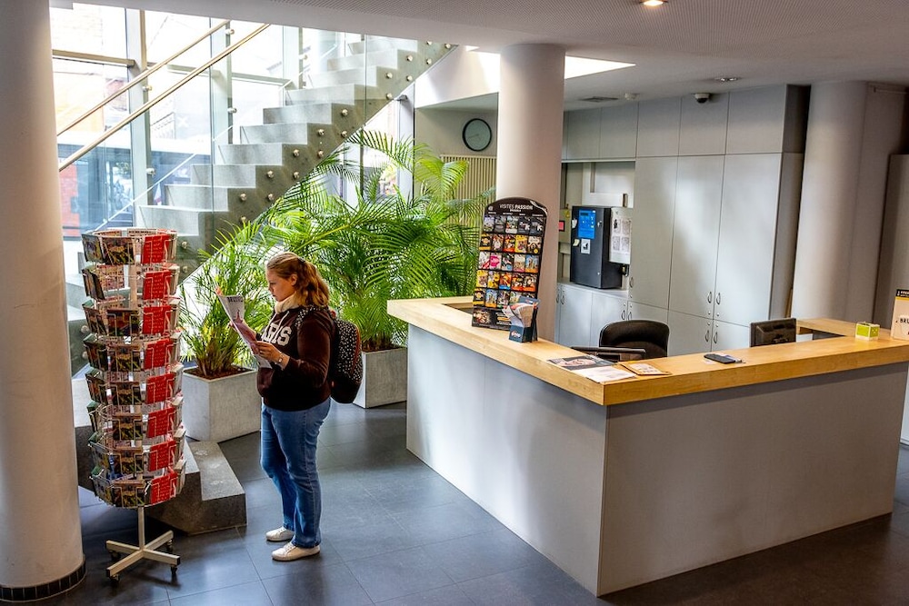 Youth Hostel Van Gogh (Chab) by null