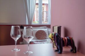 1 bedroom, desk, free WiFi, bed sheets