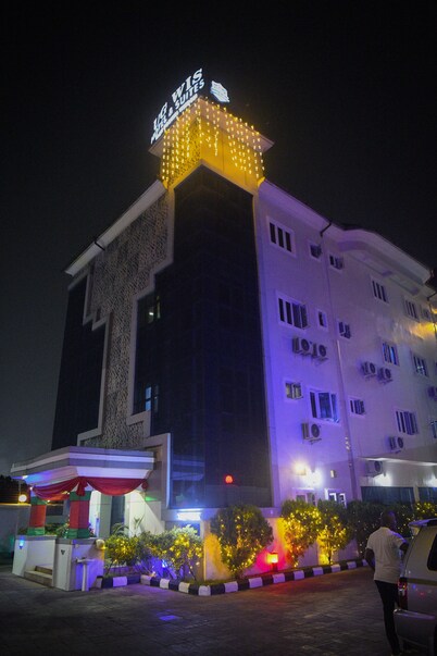 UG Wils Hotels and Suites 