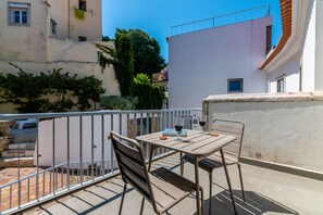 Deluxe Studio | Terrace/patio - Portas do Céu Apartments (Lisbon)
