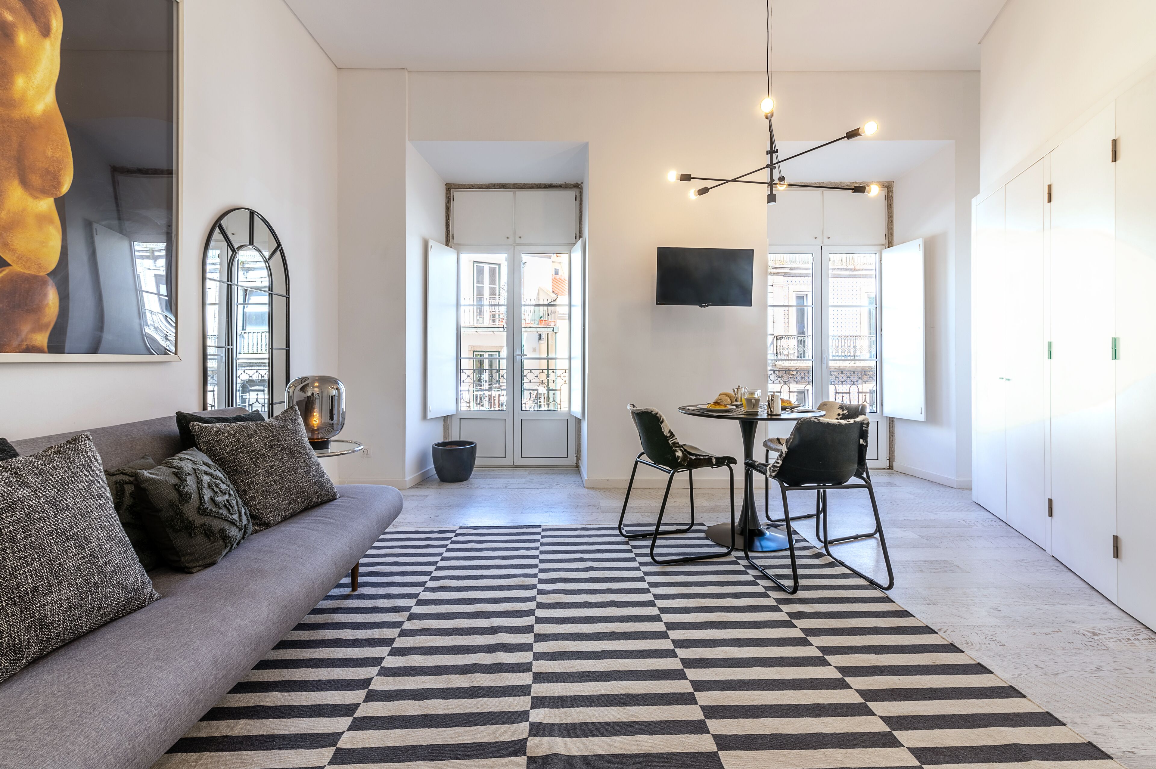 Family Apartment | Living area | 32-inch flat-screen TV with satellite channels