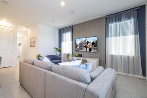 Smart-tv, videospil, bordtennisbord