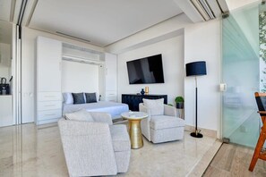 2 bedrooms, iron/ironing board, travel cot, WiFi