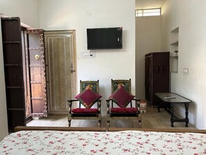 1 chambre, fer et planche à repasser, accès à Internet, literie fournie
