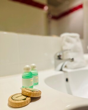 Standaard tweepersoonskamer | Luxe beddengoed, Select Comfort-bedden, individueel gemeubileerd