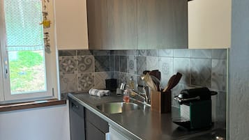 Refrigerador, horno, parrilla de estufa y lavavajillas