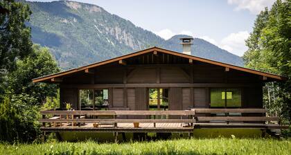 Cosy 5 bedroom chalet view Mont Blanc hot tub cosy fire amazing summer hikes