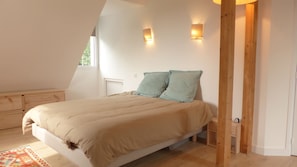 5 chambres, fer et planche à repasser, Wi-Fi gratuit, draps fournis