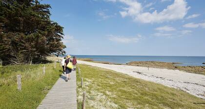 Large 4* family home 500 m from the beach