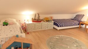 5 habitaciones, tabla de planchar con plancha y wifi gratis 
