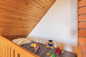 ファミリー ハウス ベッドルーム (複数) マウンテンサイド (Wellness Vineyard Cottage Marijan) | 3 室のベッドルーム、アイロン / アイロン台、WiFi (無料)、ベッドシーツ