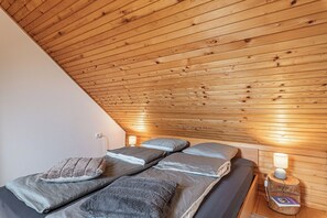Family House, Multiple Bedrooms, Mountainside (Wellness Vineyard Cottage Marijan) | 3 bedrooms, iron/ironing board, free WiFi, bed sheets - Podhamer Wellness Vineyard Cottages (Ljutomer)