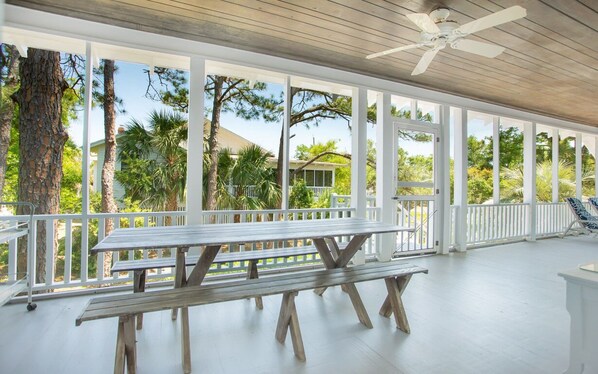 Outdoor dining