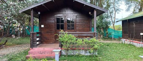 Classic Bungalow | 1 bedroom, desk