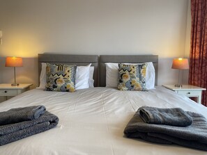 5 Schlafzimmer, Bügeleisen/Bügelbrett, Reisekinderbett, kostenloses WLAN