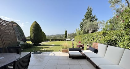 Angelos elegant summer house