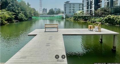 Cozy City Studio with Fast WiFi & Balcony Views — 5 Minutes to MRT Metro!