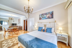 Luxury Apartment | 3 bedrooms, in-room safe, blackout curtains, iron/ironing board - Phaedrus Living: Heritage Luxury Penthouse Kolonaki (Athens)