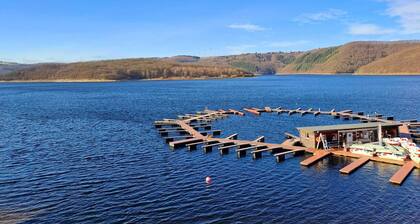 Ferienwohnung für bis zu 10 Personen im Nationalpark Eifel. Nähe zum Rursee