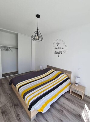1 bedroom, travel crib, free WiFi