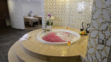 ห้องทรีทเมนท์สำหรับคู่รัก, ซาวน่า, อ่างน้ำร้อน, ห้องอบไอน้ำ