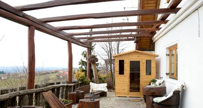 Cottage with IR Sauna and Hot Tub