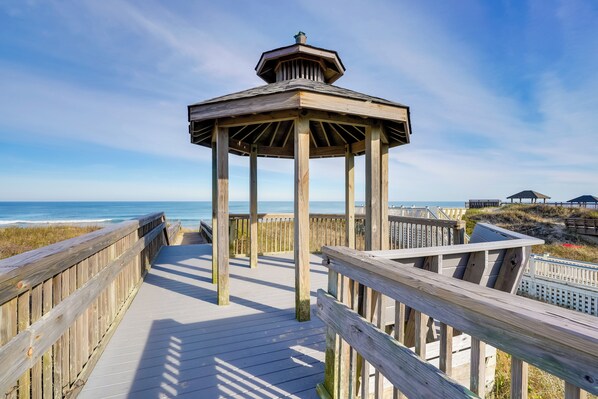 Interior - Kill Devil Hills Condo w/ On-site Beach Access! (Kill Devil Hills)